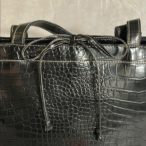 LIZ CLAIBORNE Black Croc-Embossed Tote And Matching Wallet - Picture 5 of 12